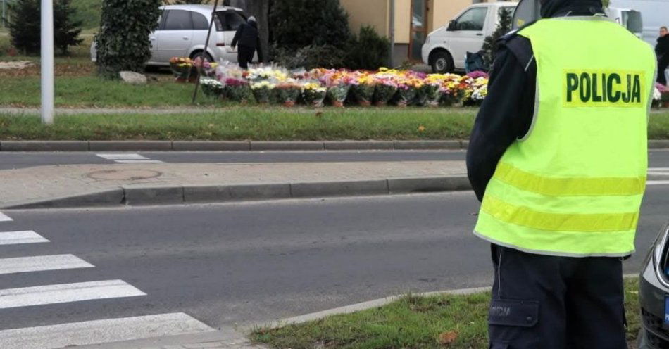 zdjęcie: Zmiany ruchu przy cmentarzu w Żaganiu na Wszystkich Świętych / fot. KPP Żagań