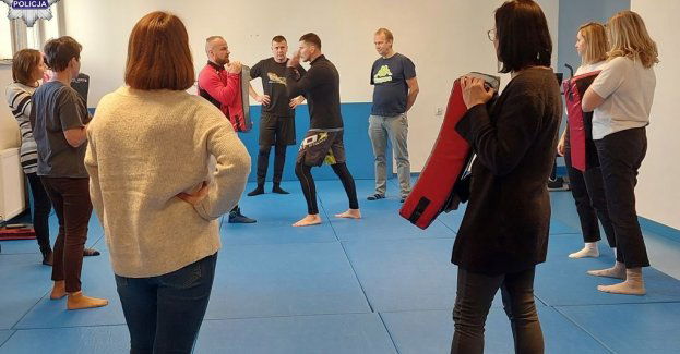 Pracownicy socjalni uczyli się samoobrony