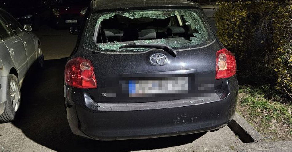 zdjęcie: Pijani nastolatkowie wybili szybę samochodu zatrzymani przez policję / fot. KPP w Lubinie