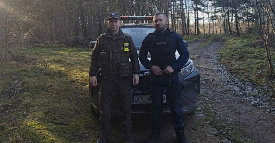 zdjęcie: Patrole Straży Leśnej i Policji pilnują legalnych choinek / fot. KPP w Polkowicach