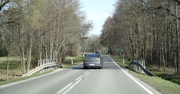 Uciekał samochodem, a później pieszo. 27-latek zatrzymany po policyjnym pościgu