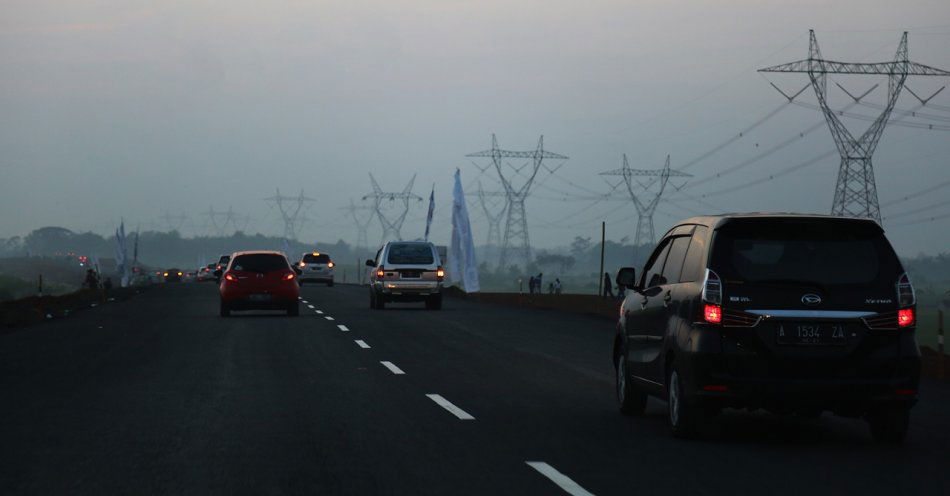 zdjęcie: NASK ostrzega przed atakiem wymierzonym w kierowców korzystających z autostrad / piababay/5707379