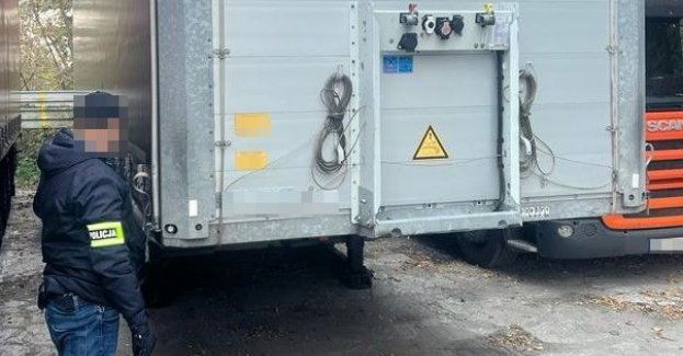 Naczepa ciężarowa o wartości niemal 100 tysięcy złotych odzyskana przez kryminalnych