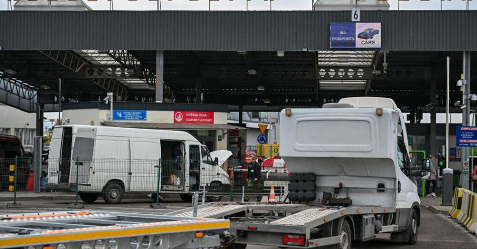 zdjęcie: W Polsce Entry/Exit System (EES) na początek na dwóch przejściach / Medyka, 30.10.2024. Drogowe, polsko-ukraińskie przejście graniczne w Medyce, 30 bm. (dd/awol) PAP/Darek Delmanowicz