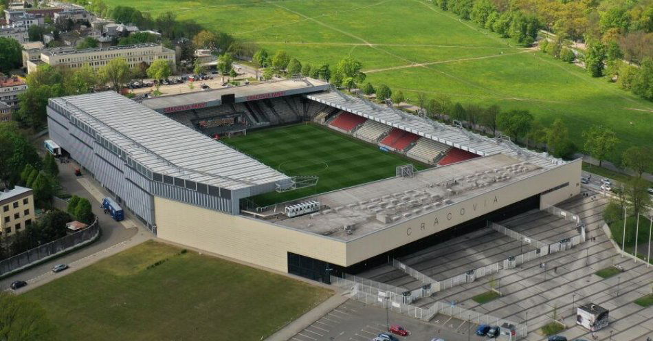 zdjęcie: Zmiana umowy dzierżawy Stadionu Miejskiego przy ul. Kałuży 1 / fot. UM Kraków / Fot. Grawit Nosiadek/ZIS