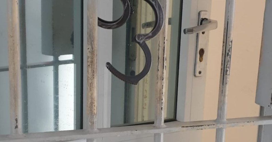 zdjęcie: Areszt za atak nożem przy sklepie w Głogowie / fot. KPP w Głogowie