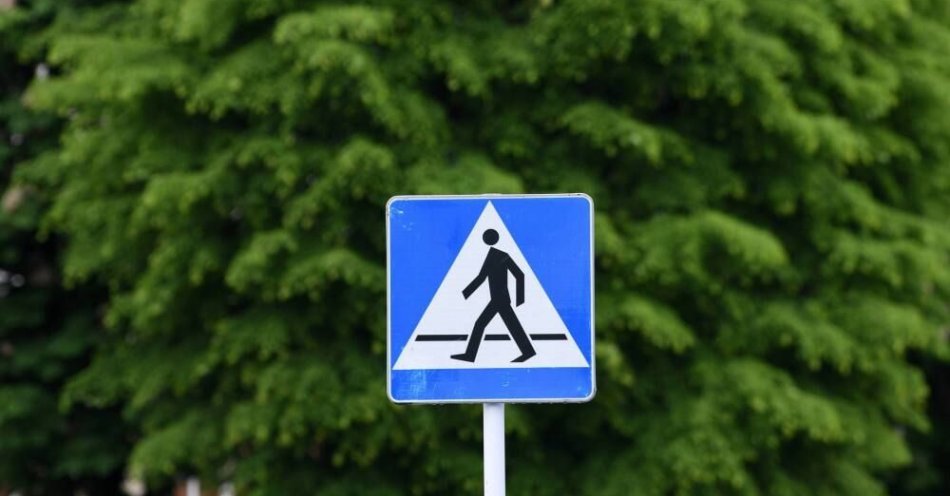 zdjęcie: Zmarła druga kobieta potrącona przez samochód na przejściu dla pieszych na warszawskich Bielanach / fot. PAP