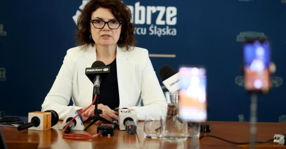 zdjęcie: W drugiej turze wyborów prezydenckich w Zabrzu Weber i Żbikowski / fot. PAP