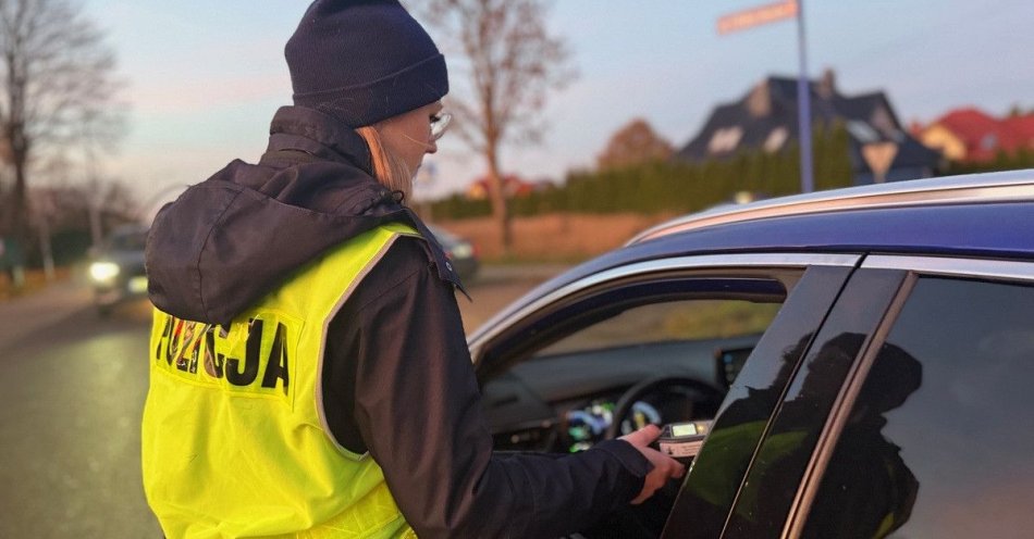 zdjęcie: Kontrole Trzeźwość i Eko Car poprawiają bezpieczeństwo dróg / fot. KPP w Sławnie
