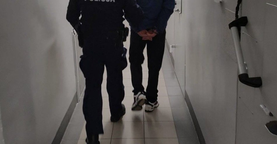 zdjęcie: Mężczyzna aresztowany za usiłowanie wymuszenia rozbójniczego / fot. KMP w Koninie