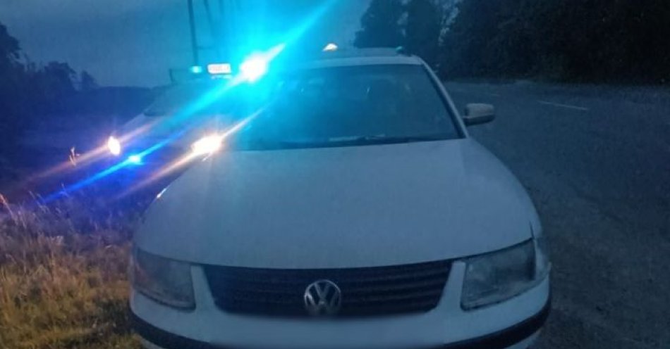 zdjęcie: Bez świateł, obowiązkowego wyposażenia i badań technicznych, a to dopiero początek… / fot. KPP w Kartuzach