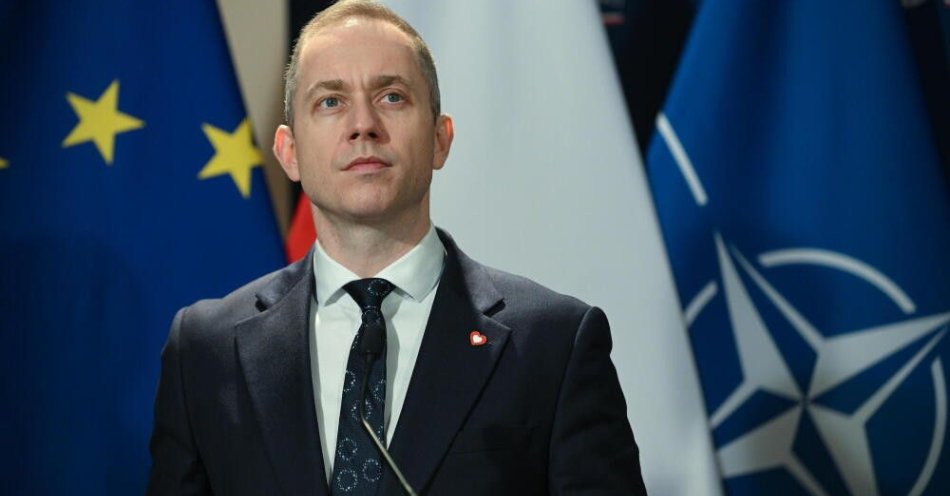 zdjęcie: Tomczyk dla „Guardiana”: antydronowy system wzdłuż wschodniej granicy będzie kosztował 2 mld euro / Zegrze, 11.12.2025. Wiceszef MON Cezary Tomczyk uczestniczy w siedzibie Dowództwa Wojsk Obrony Terytorialnej w Zegrzu, 11 bm. w  konferencji 