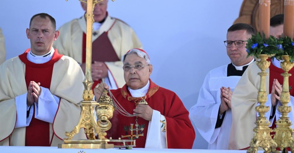 zdjęcie: Do chwały ołtarzy wyniesiona została cała rodzina / fot. PAP