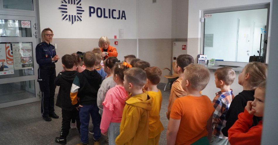 zdjęcie: Pierwszoklasiści poznali pracę policjantów w Gołdapi / fot. KPP w Gołdapi