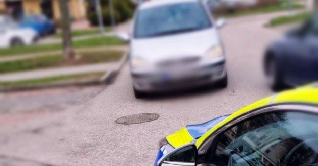 Za kierownicą z blisko 3 promilami, bez uprawnień, bez pasów bezpieczeństwa i z telefonem w ręku