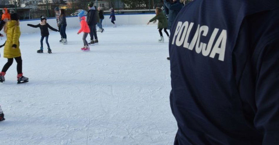 zdjęcie: Nie wchodźmy na zamarznięte zbiorniki wodne – apelują policjanci! / fot. KPP łódzkiego wschodniego