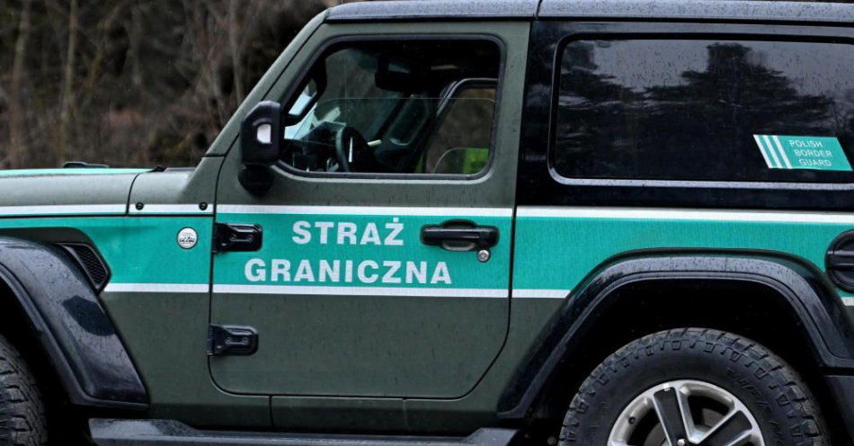 zdjęcie: Polski patrol obrzucony kamieniami przy granicy z Białorusią; SG publikuje nagranie / fot. PAP