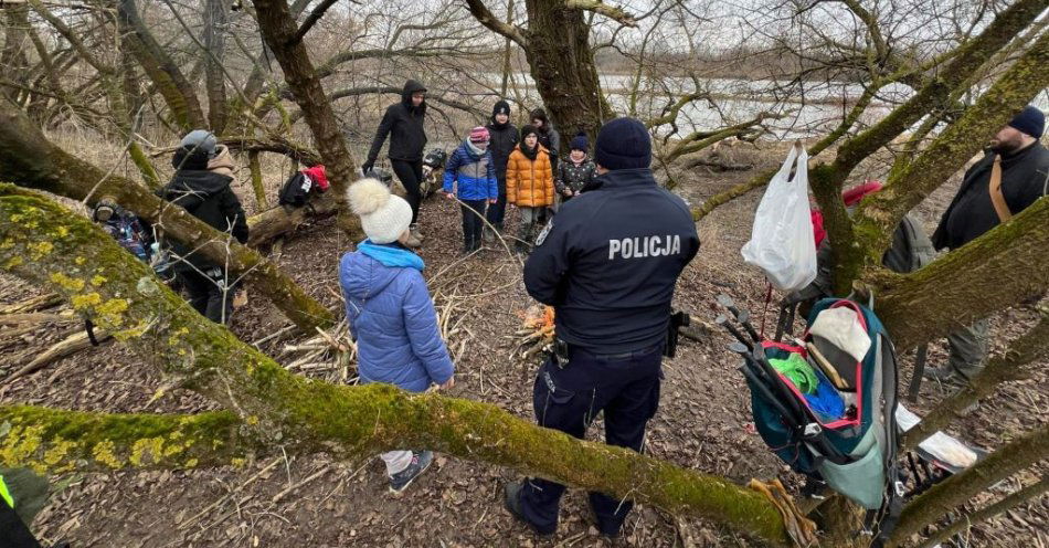 zdjęcie: Niecodzienna lekcja przetrwania i bezpieczeństwa / fot. KPP Staszów