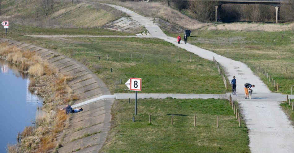 zdjęcie: 3 mln zł na utrzymanie czystości na terenach nadwarciańskich / fot. PAP