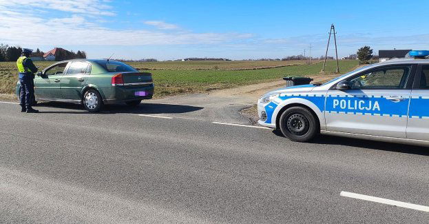 Jechała wolno utrudniając ruch - policjanci sprawdzili dlaczego - była nietrzeźwa