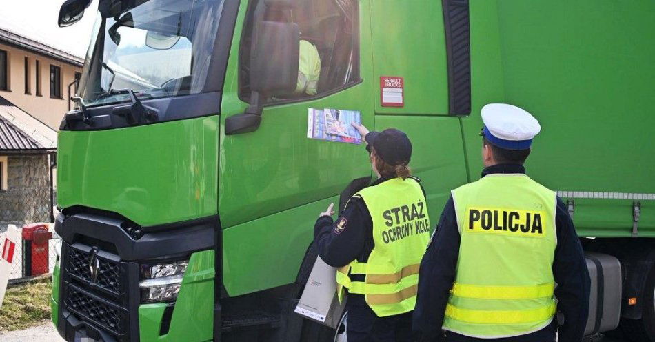 zdjęcie: Szlaban na ryzyko na Sądecczyźnie Zadbaj o bezpieczeństwo / fot. KMP w Nowym Sączu