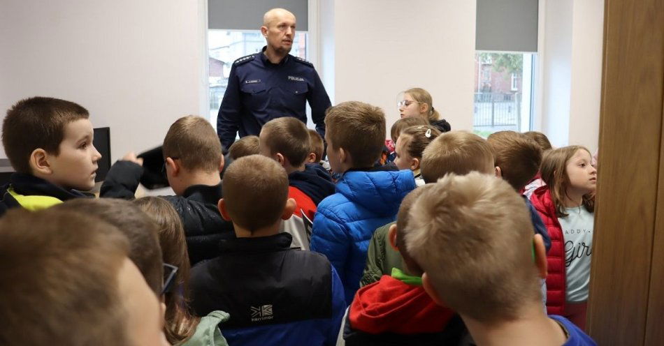 zdjęcie: Policjantów z Laskowic odwiedzili najmłodsi mieszkańcy gminy / fot. KPP w Świeciu