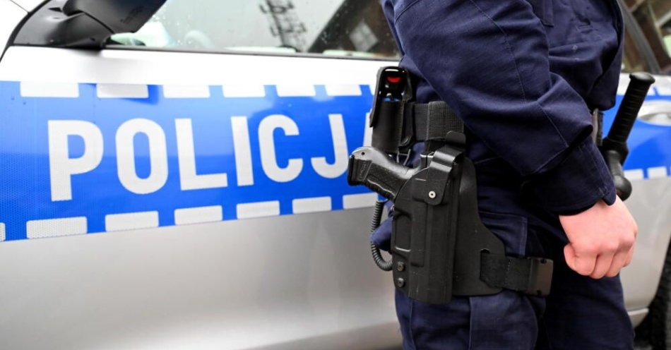 zdjęcie: Konfederacja chce, aby funkcjonariusze mogli zachować zezwolenie na broń po zakończeniu służby / Szczecin, 18.02.2022. Policja - zdjęcia ilustracyjne. (mb/awol) PAP/Marcin Bielecki