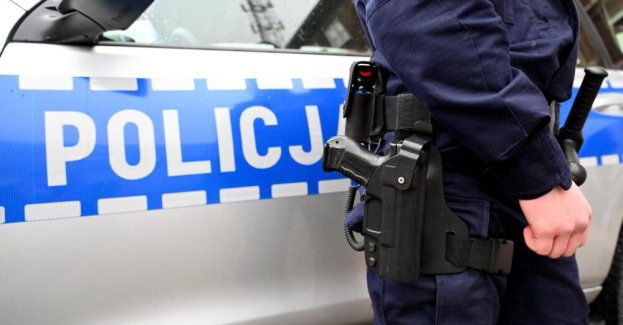 Konfederacja chce, aby funkcjonariusze mogli zachować zezwolenie na broń po zakończeniu służby