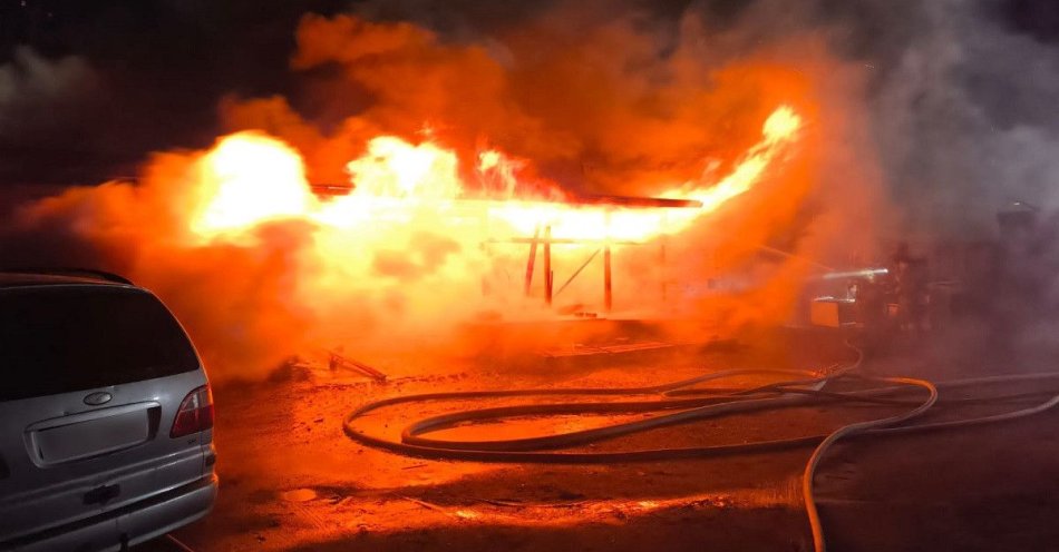 zdjęcie: Czujność policjantów powstrzymała pożar w Tucholi / fot. KPP w Tucholi