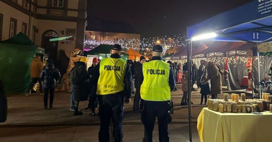 zdjęcie: Policja pilnowała porządku podczas jarmarków świątecznych / fot. KPP w Brzozowie Fot. KPP Brzozów
