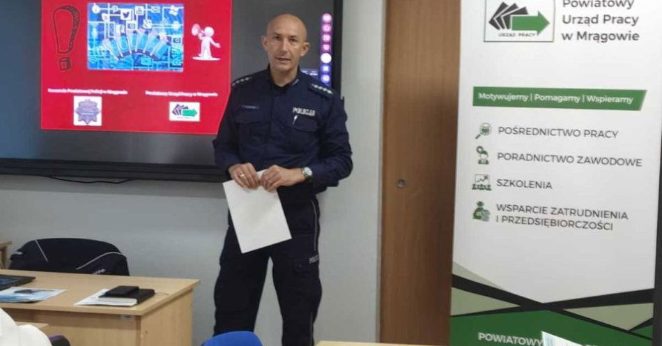 zdjęcie: Jak nie dać się oszukać podczas szukania pracy online / fot. KPP w Mrągowie