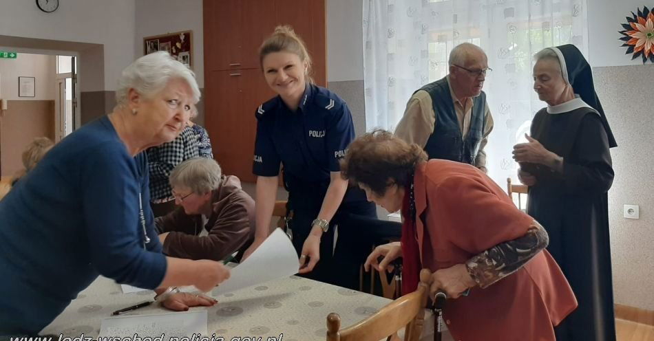zdjęcie: Rzgowscy dzielnicowi zorganizowali debatę pod kątem bezpieczeństwa seniorów / fot. KPP łódzkiego wschodniego