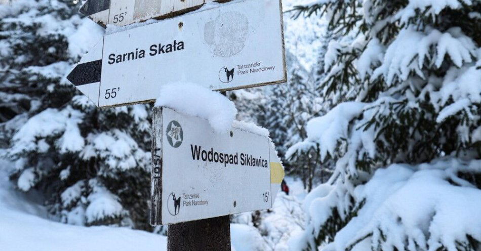 zdjęcie: Tatry: pracowity początek roku dla TOPR; 23 osoby potrzebowały pomocy / Zakopane, 09.01.2026. Zima w Tatrach, 9 bm. IMGW ostrzega przed silnym mrozem. Temperatura na obszarach górskich może spaść do minus 20 st. C. Wysoko w górach możliwy przyrost pokrywy śnieżnej do 30 cm. (sko) PAP/Grzegorz Momot