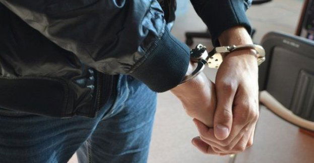 Włamywacz recydywista w rękach policjantów