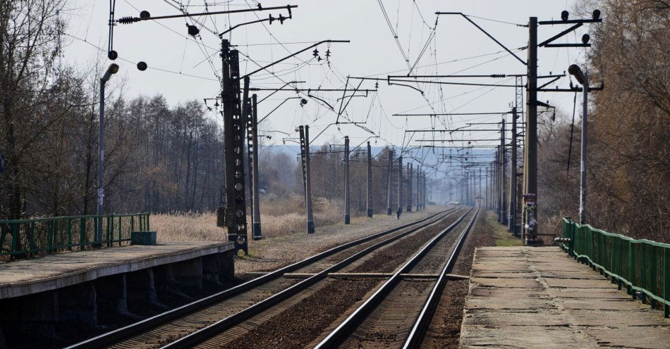 zdjęcie: PLK podpiszą we wrześniu umowy za ok. 5 mld zł / v12368639