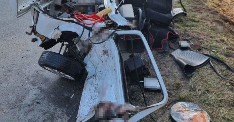 zdjęcie: Trzy osoby ranne po zderzeniu Volkswagena i Fiata / fot. KPP Biłgoraj