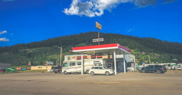 Przeszkadzały mu drzwi na stacji paliw