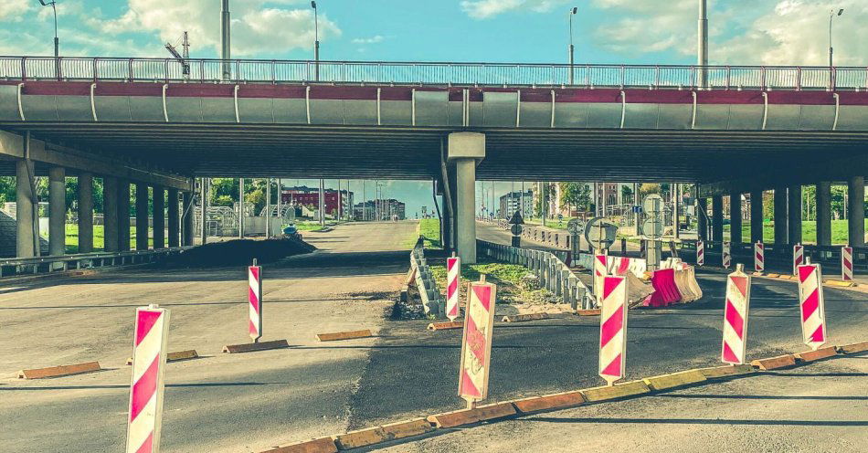 zdjęcie: Podparcie estakady jest niemożliwe / v13870393