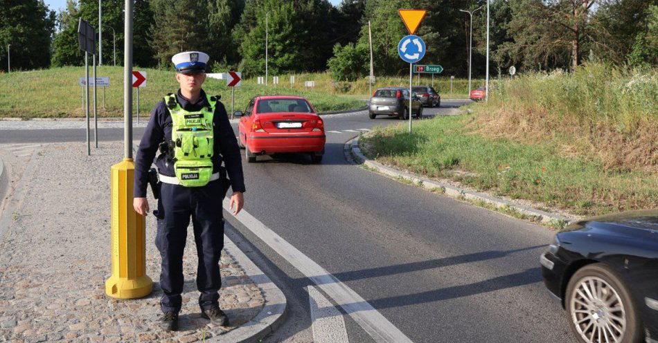 zdjęcie: Policjanci zatrzymali nietrzeźwego kierującego, który próbował uciec z miejsca kontroli / fot. KPP Namysłów