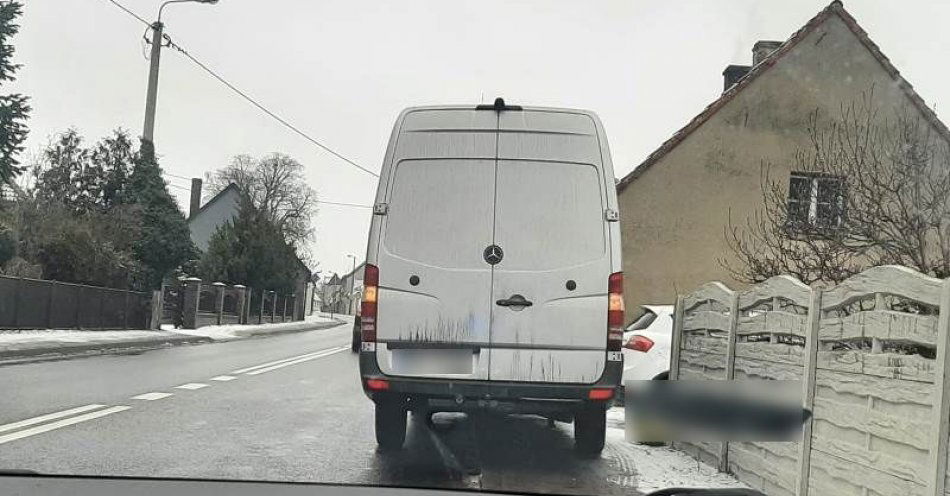 zdjęcie: Kierowca busa podał policjantom dane personalne swojego brata, bo nie miał prawa jazdy, za to miał alkohol w organizmie / fot. KPP w Miliczu