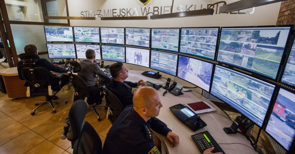 zdjęcie: Zatrzymano podejrzanego o uszkodzenie okna na Zamkowej / fot. KMP w Bielsku-Białej