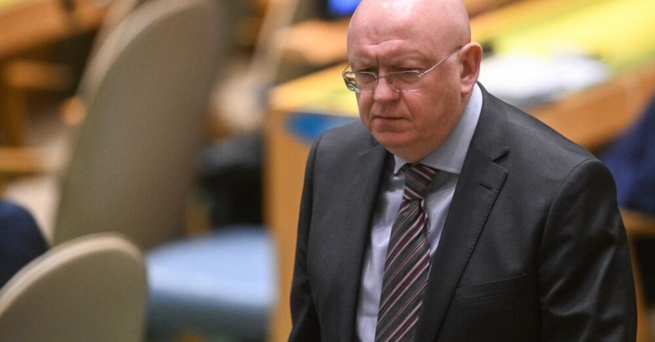 zdjęcie: Rosyjski ambasador przy ONZ: nie uznajemy sankcji wobec Iranu, czekamy na odpowiedź USA ws. traktatu Nowy START / Nowy Jork, USA, 04.03.2025. Stały przedstawiciel Rosji w ONZ Wasilij Niebienzia podczas specjalnej sesji Zgromadzenia Ogólnego ONZ w siedzibie Organizacji Narodów Zjednoczonych w Nowym Jorku, 4 bm. W sesji bierze udział prezydent RP Andrzej Duda. Polska para prezydencka kontynuuje wizytę w USA. (jm) PAP/Radek Pietruszka