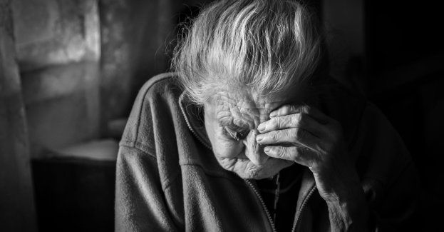 Dzielnicowi nie pozostali obojętni. Pomogli 90-letniej seniorce doświadczającej przemocy