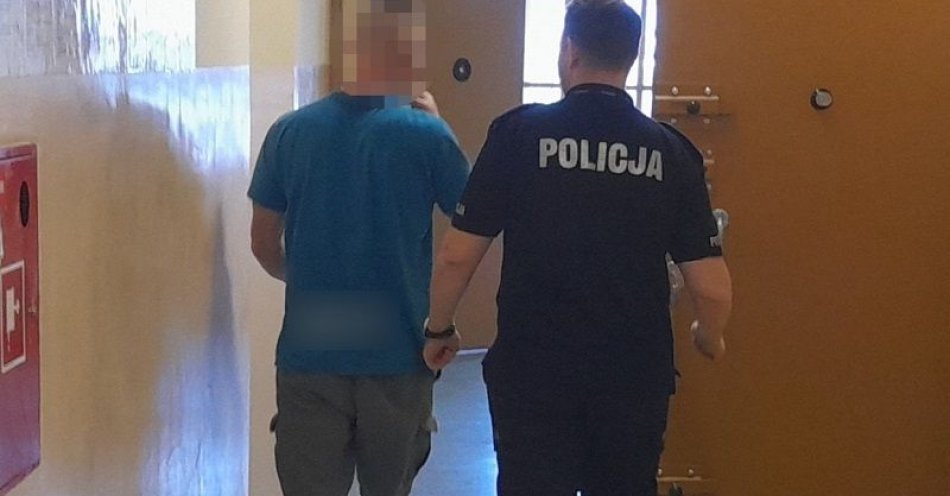 zdjęcie: Zostawił rower pod kamerami monitoringu, żeby nikt go nie ukradł. Sęk w tym, że sam stał się jego posiadaczem nielegalnie / fot. KPP w Lęborku
