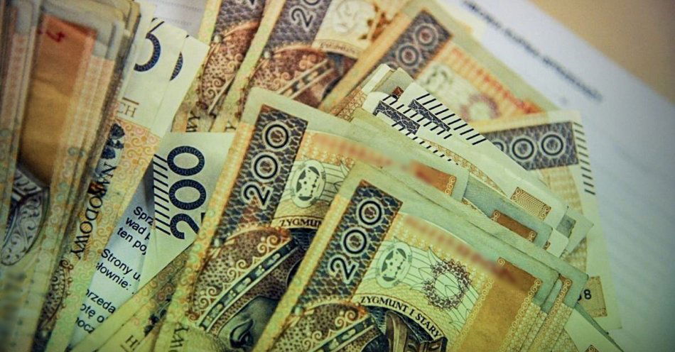 zdjęcie: Chciał sprzedać radio, stracił blisko 15 tysięcy złotych / fot. KPP Krosno Odrzańskie