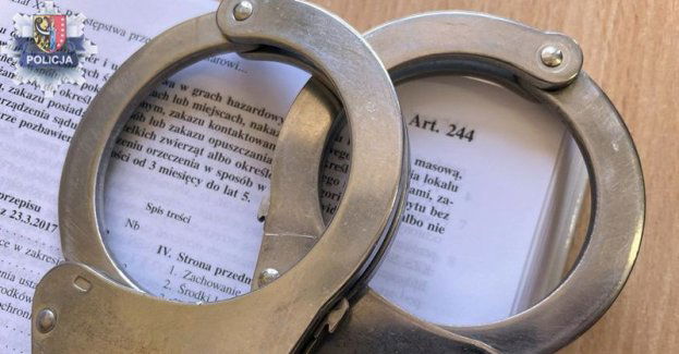 Policjanci eliminują z ruchu kierowców nieposiadających uprawnień