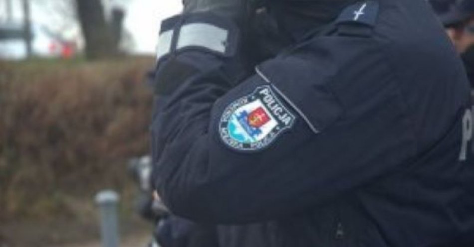 zdjęcie: Policjanci uratowali 44-latka, który chciał odebrać sobie życie / fot. KMP w Gdyni