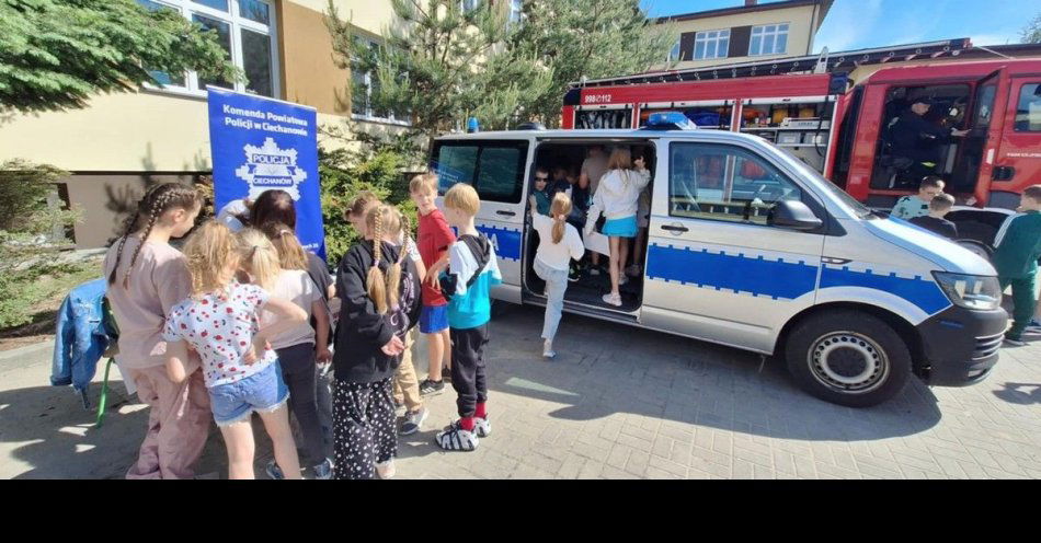zdjęcie: Dla uśmiechu, radości i bezpieczeństwa - policjanci na piknikach z okazji Dnia Dziecka / fot. KPP w Ciechanowie