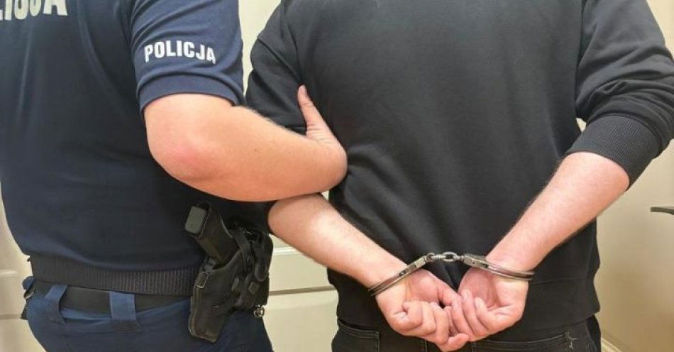 zdjęcie: Z ulicy do celi - poszukiwani mężczyźni zatrzymani przez policjantów z Posterunku Policji w Maszewie / fot. KPP w Goleniowie