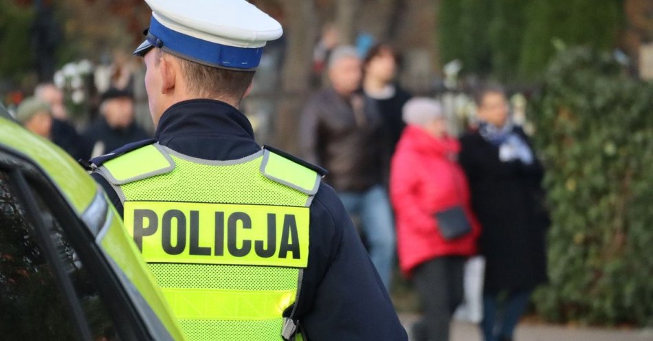 zdjęcie: Zwiększone patrole policji przy cmentarzach. Najważniejsze zasady / fot. KPP Środa Wielkopolska